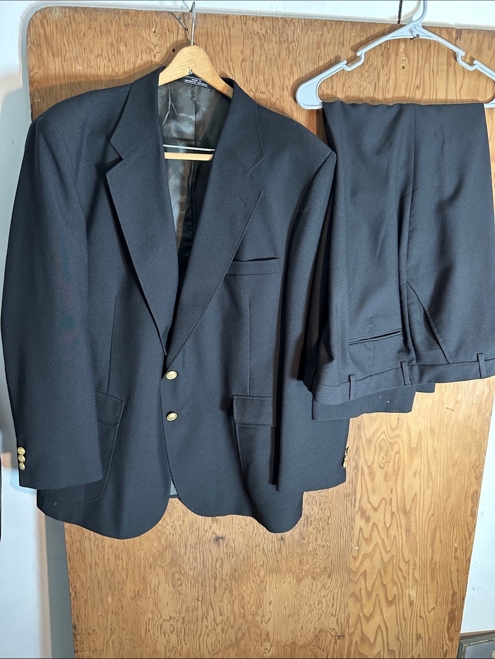 Pants size  44  Taylor Black Two-Piece Suit Blazer & Trousers with Gold Butt
